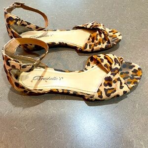 Breckelles Animal Print Sandals Size 6.5